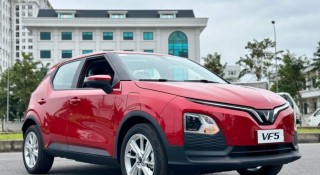 Phân khúc SUV đô thị 'tăng nhiệt' trở lại: VinFast VF 5, VF 6 áp đảo các đối thủ chạy xăng